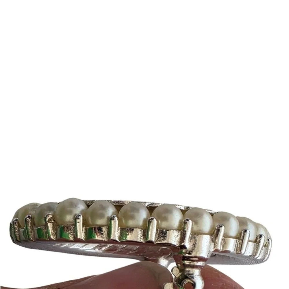 Vintage Crown Trifari‎ Silver Tone Faux Pearl Wreath Brooch
